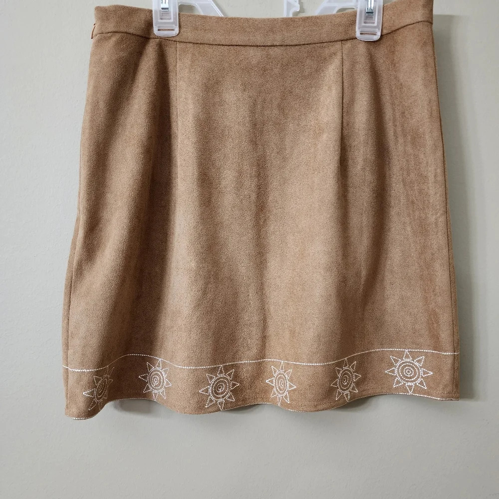 Lulus size M ornamental tan embroidered suede mini skirt - Picture 3 of 8
